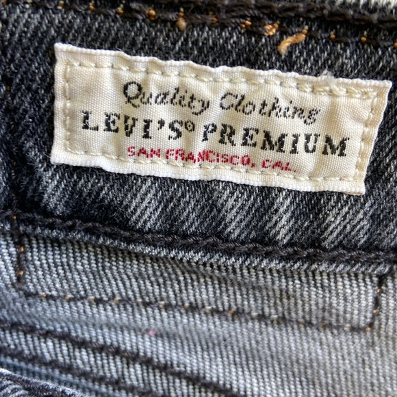 Levi’s women’s black wedgie 24, excellent condition. Denim jeans. - Picture 3 of 5
